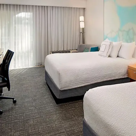 Courtyard By Marriott Fort Lauderdale North/Cypress Creek Exterior photo