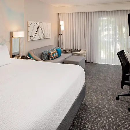 Courtyard By Marriott Fort Lauderdale North/Cypress Creek Exterior photo